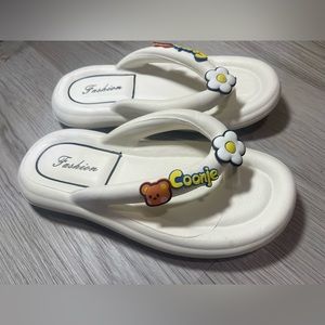 Stylish, Cute White Slippers Size 36.5 (Asian Fit) - New